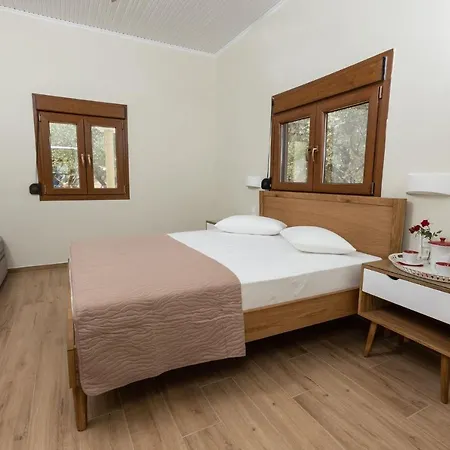 Drossia Bungalows 2 Mavrovouni (Laconia)